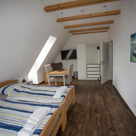 Gaestehaus Roggenhorst - Aufwaendig Saniertes Haus, 200 Qm Wohnflaeche, 3 Baeder * リューベック