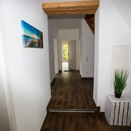 別荘 Gaestehaus Roggenhorst - Aufwaendig Saniertes Haus, 200 Qm Wohnflaeche, 3 Baeder リューベック